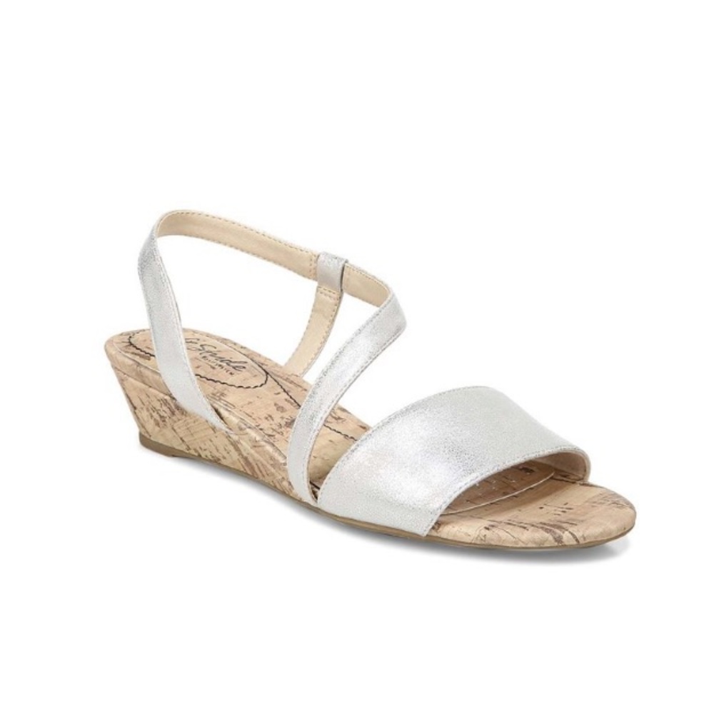 NWT Life Stride Silvertone Yasmine Wedge Sandal Women’s Size 8.5